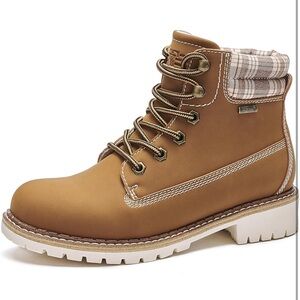 Women’s hiking boot - non slip + water resistant, size 6